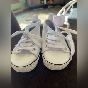 White baby converse size 1